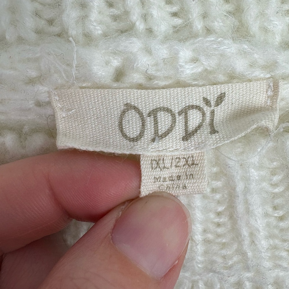 ODDY Cream Crewneck Sweater with Pink Rose Print size 1X/2X whimsy coquette - Picture 3 of 7